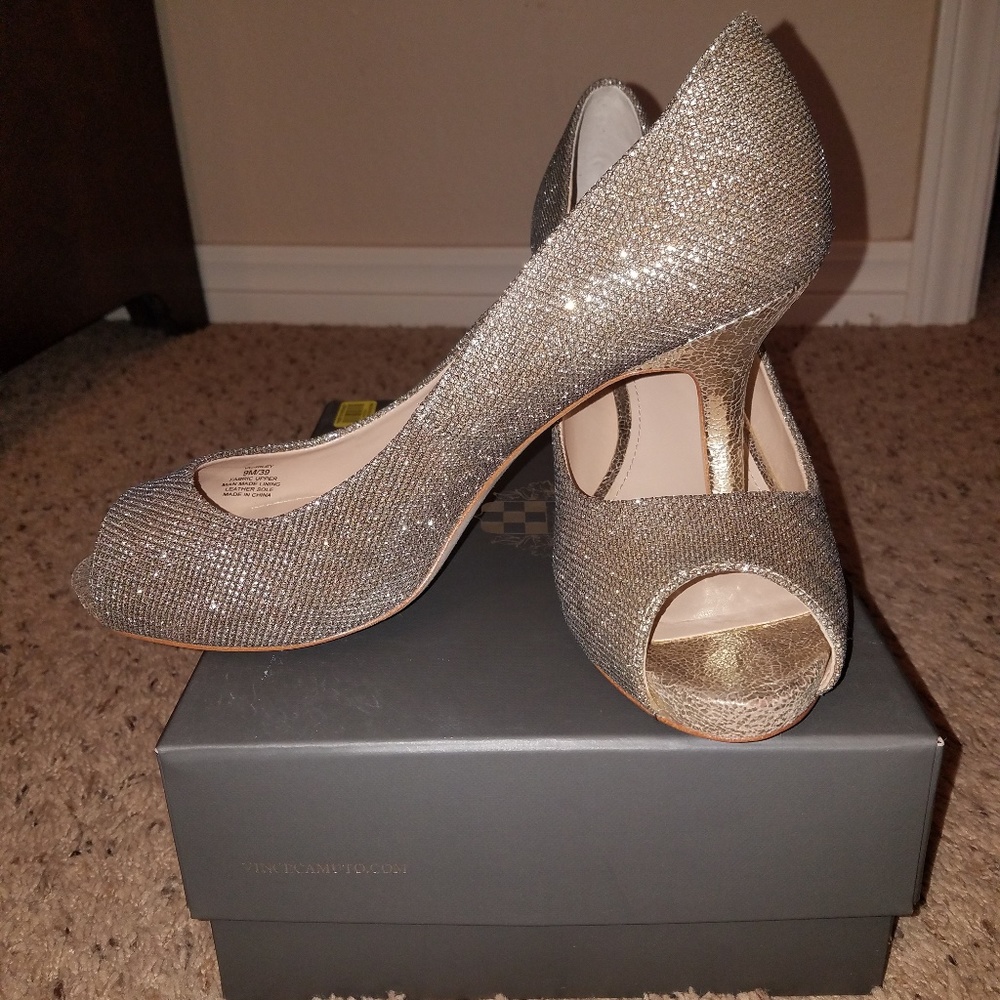 Vince Camuto gold/silver heels